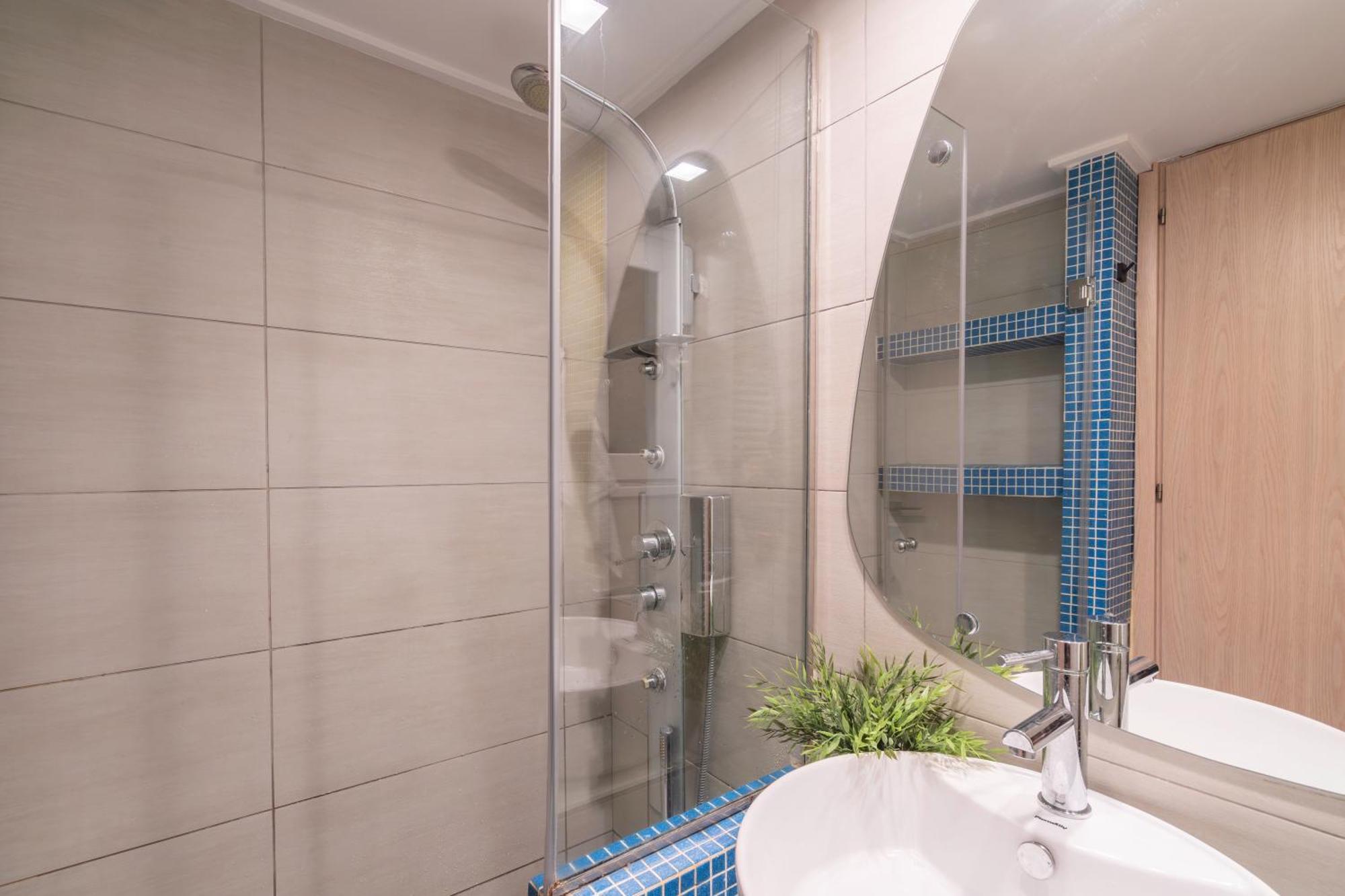 City Oasis: Newly Renovated 2Br Apt In City Center Athene Buitenkant foto